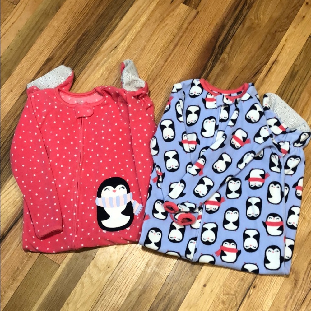 Like New Footie pajamas 2 pack